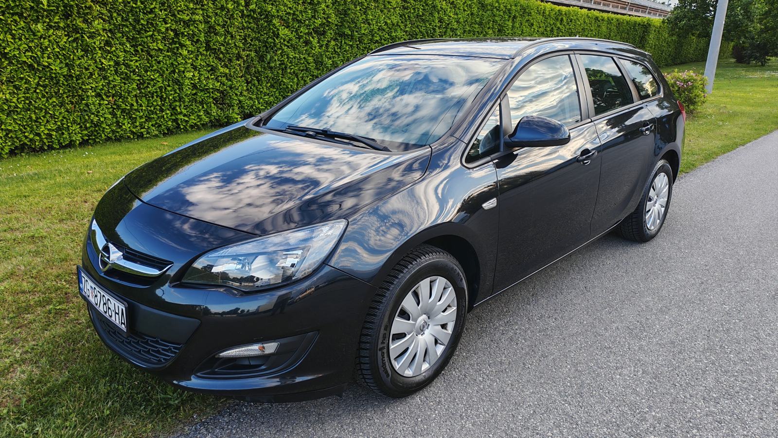 Opel Astra 1.6 CDTI, pogled izvana - slika 1