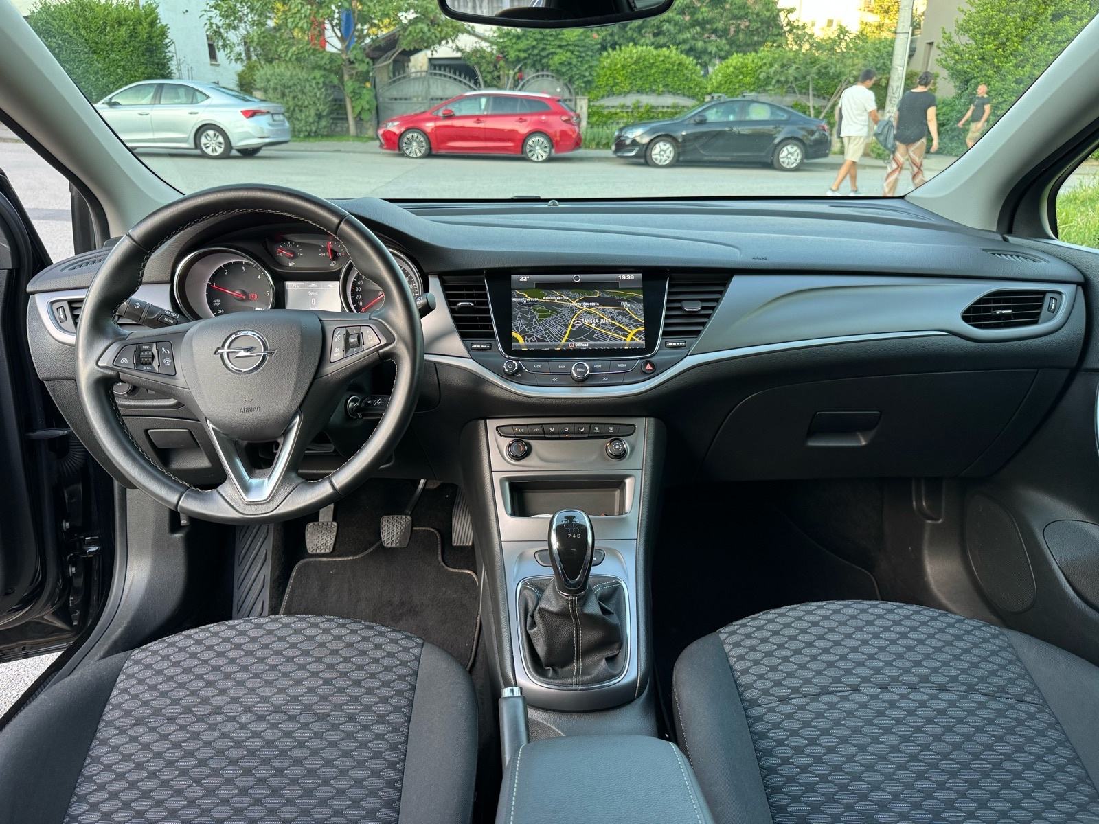 Opel Astra 1.6 CDTI, fotografija 14