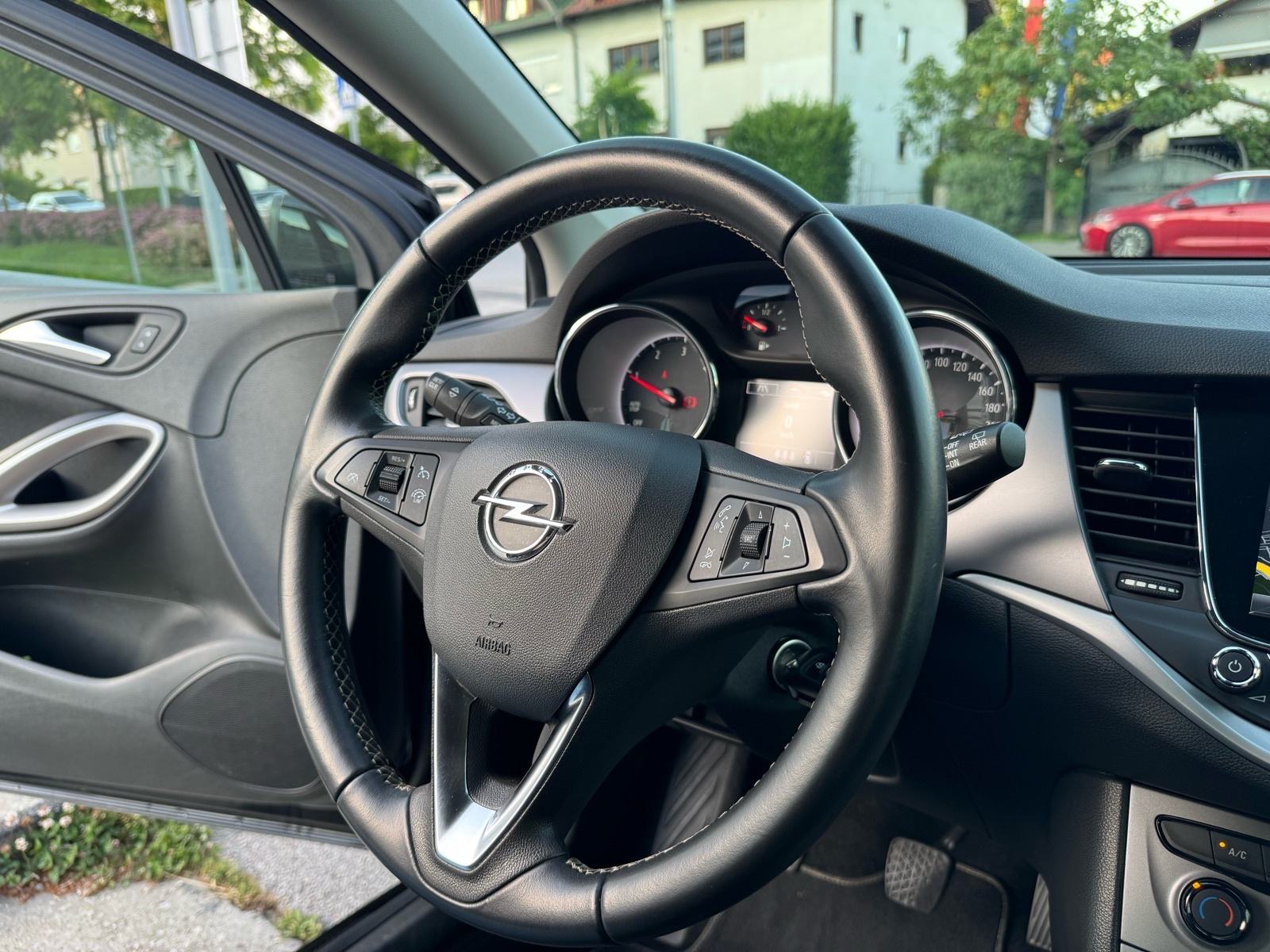 Opel Astra 1.6 CDTI, fotografija 15