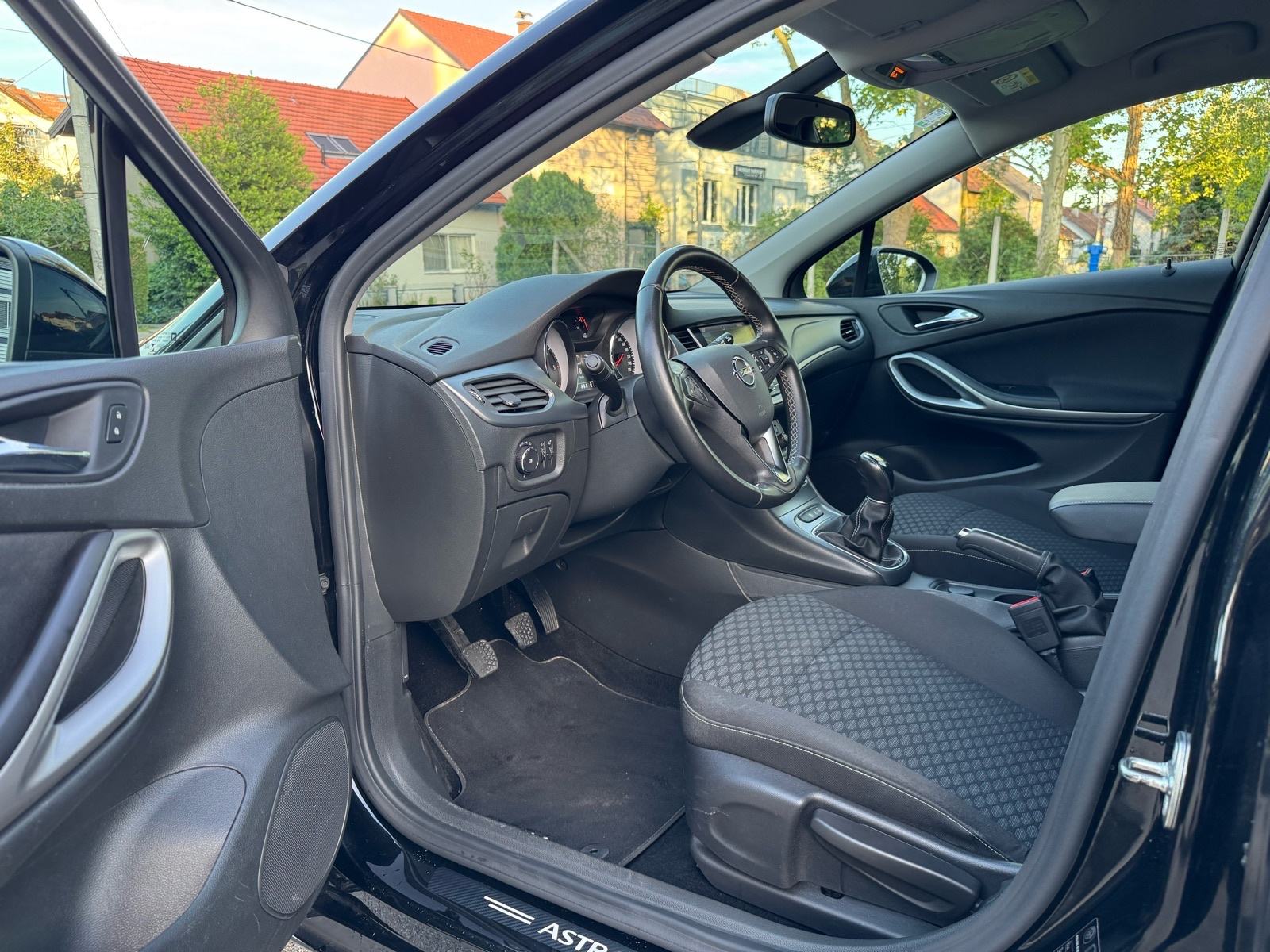 Opel Astra 1.6 CDTI, fotografija 16