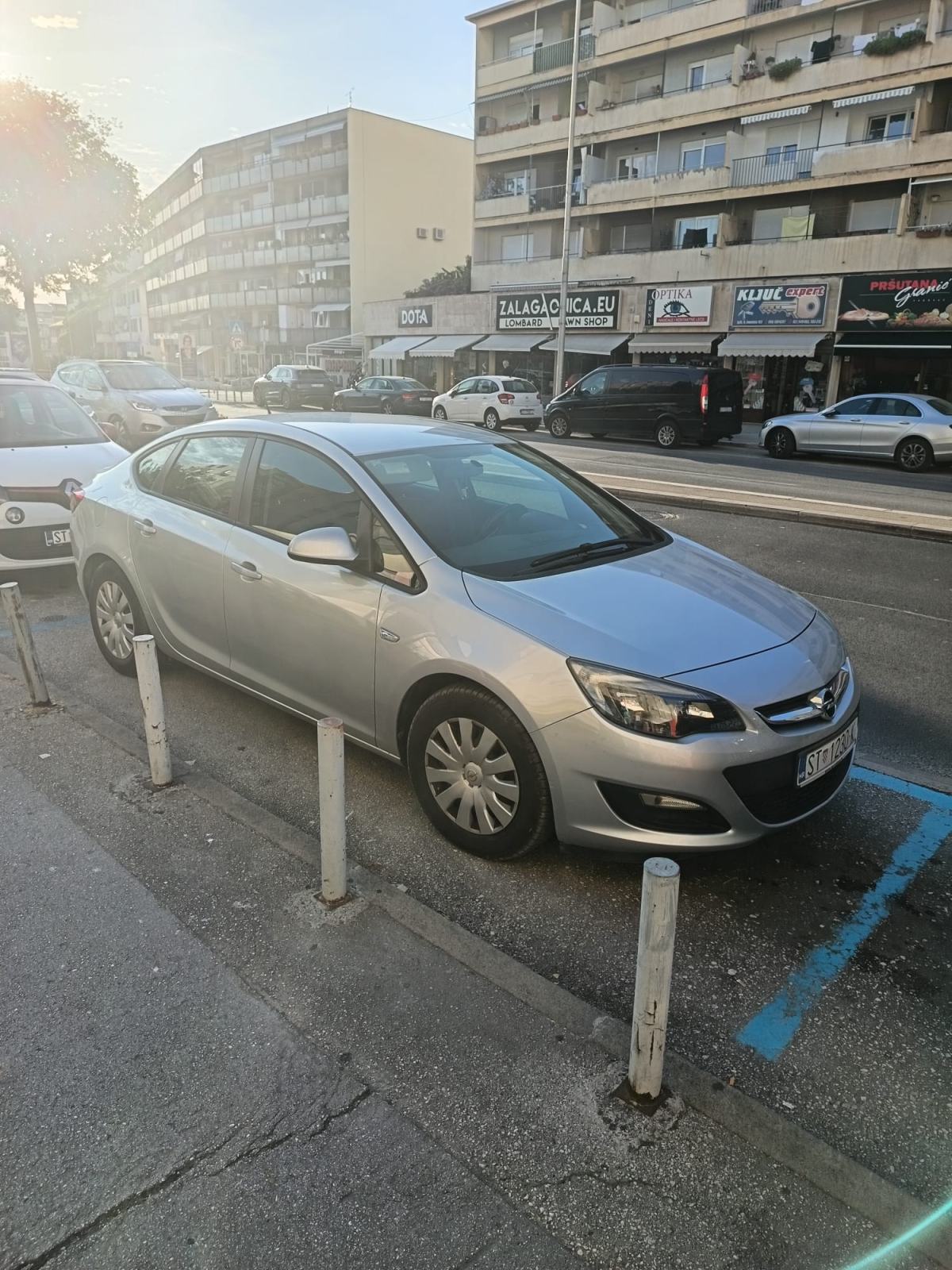 Opel Astra 1.6 CDTI, pogled izvana - slika 1