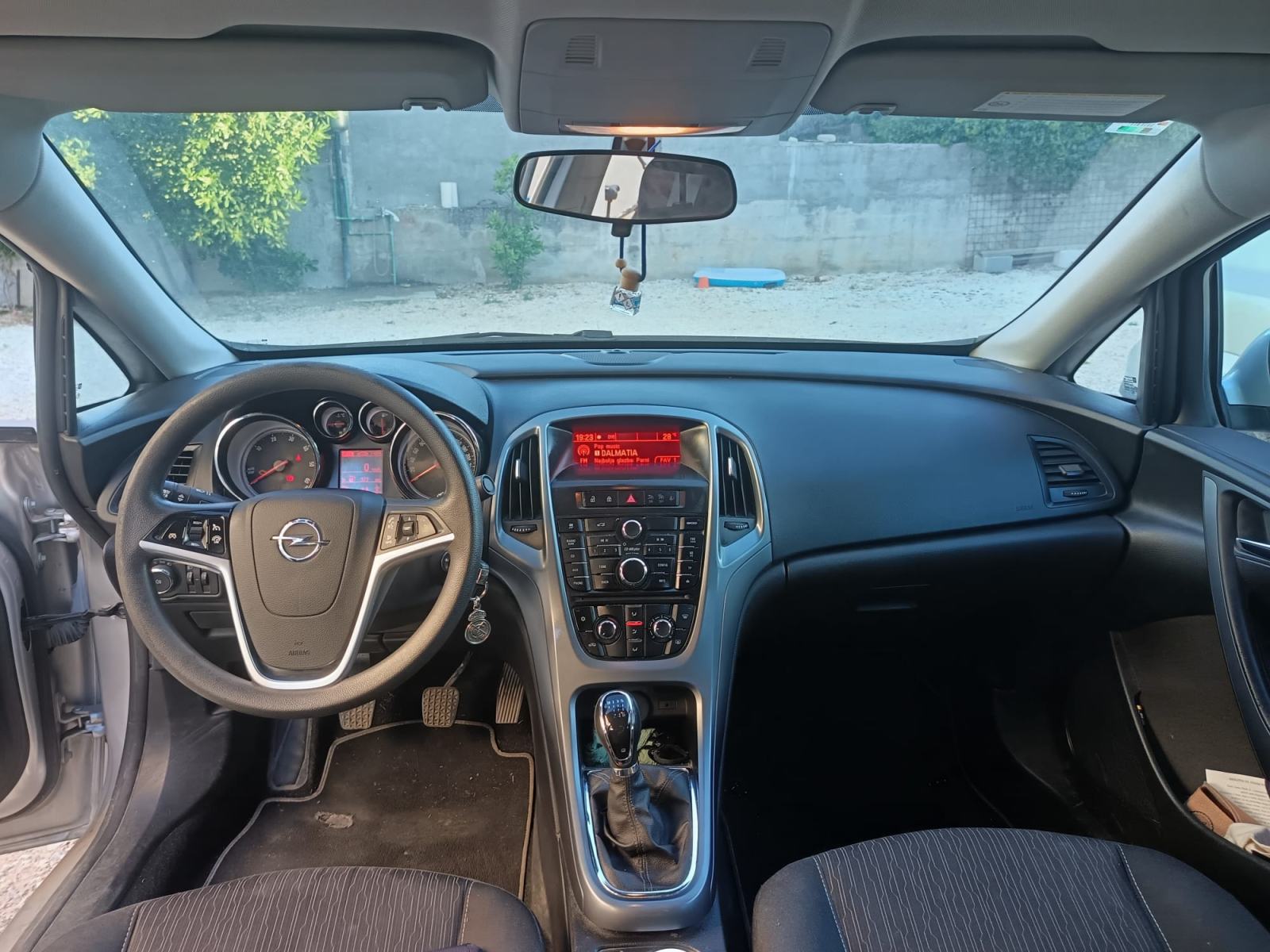 Opel Astra 1.6 CDTI, pogled izvana - slika 3