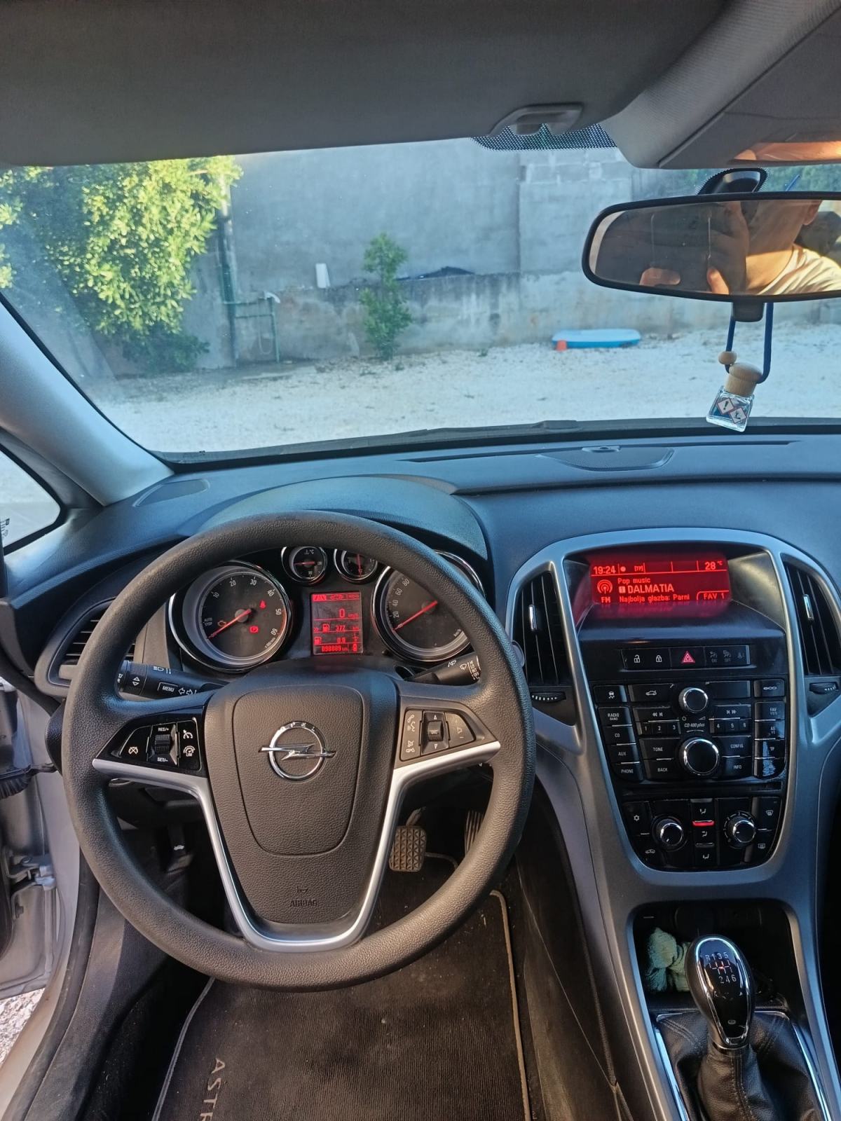 Opel Astra 1.6 CDTI, pogled izvana - slika 4