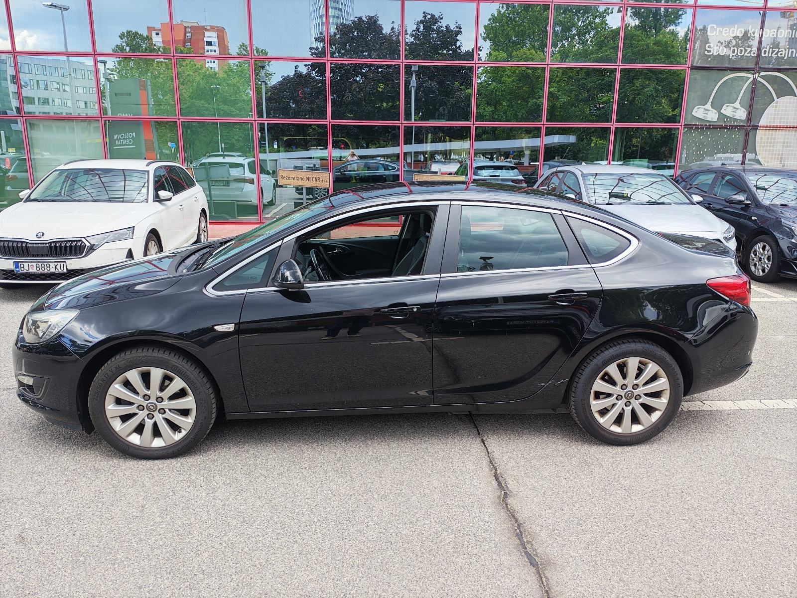 Opel Astra 1.6 CDTI, fotografija 2
