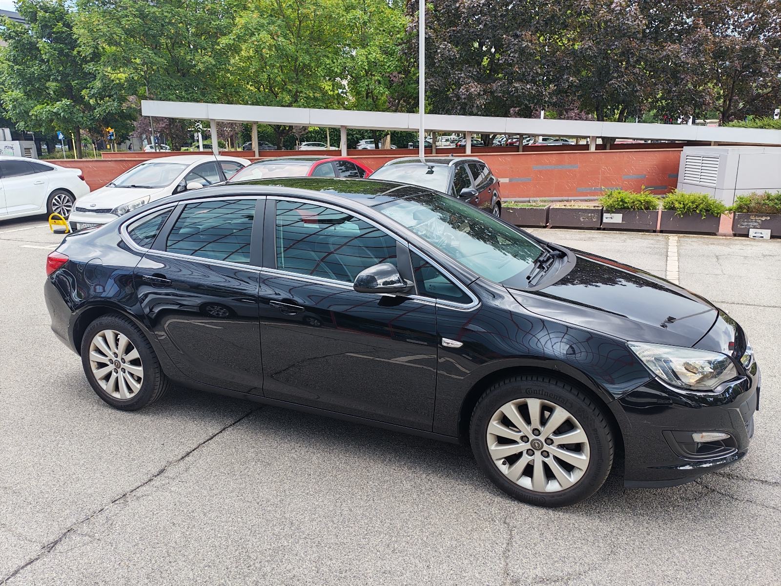 Opel Astra 1.6 CDTI, fotografija 4