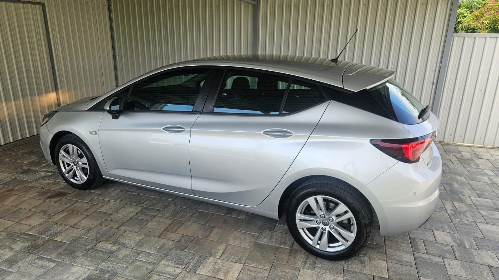Opel Astra 1.6 CDTI, fotografija 2