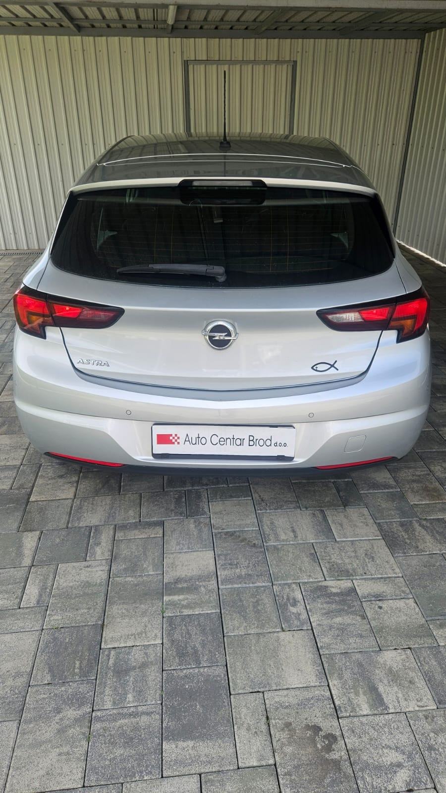 Opel Astra 1.6 CDTI, fotografija 4