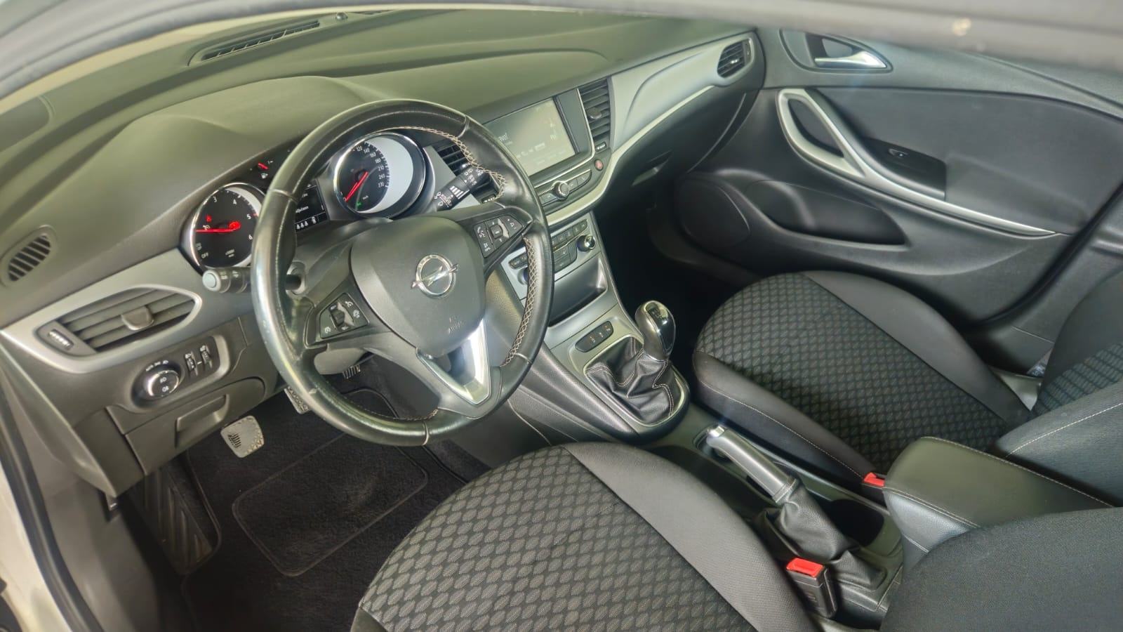 Opel Astra 1.6 CDTI, fotografija 8