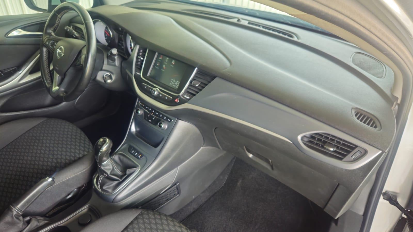 Opel Astra 1.6 CDTI, fotografija 10