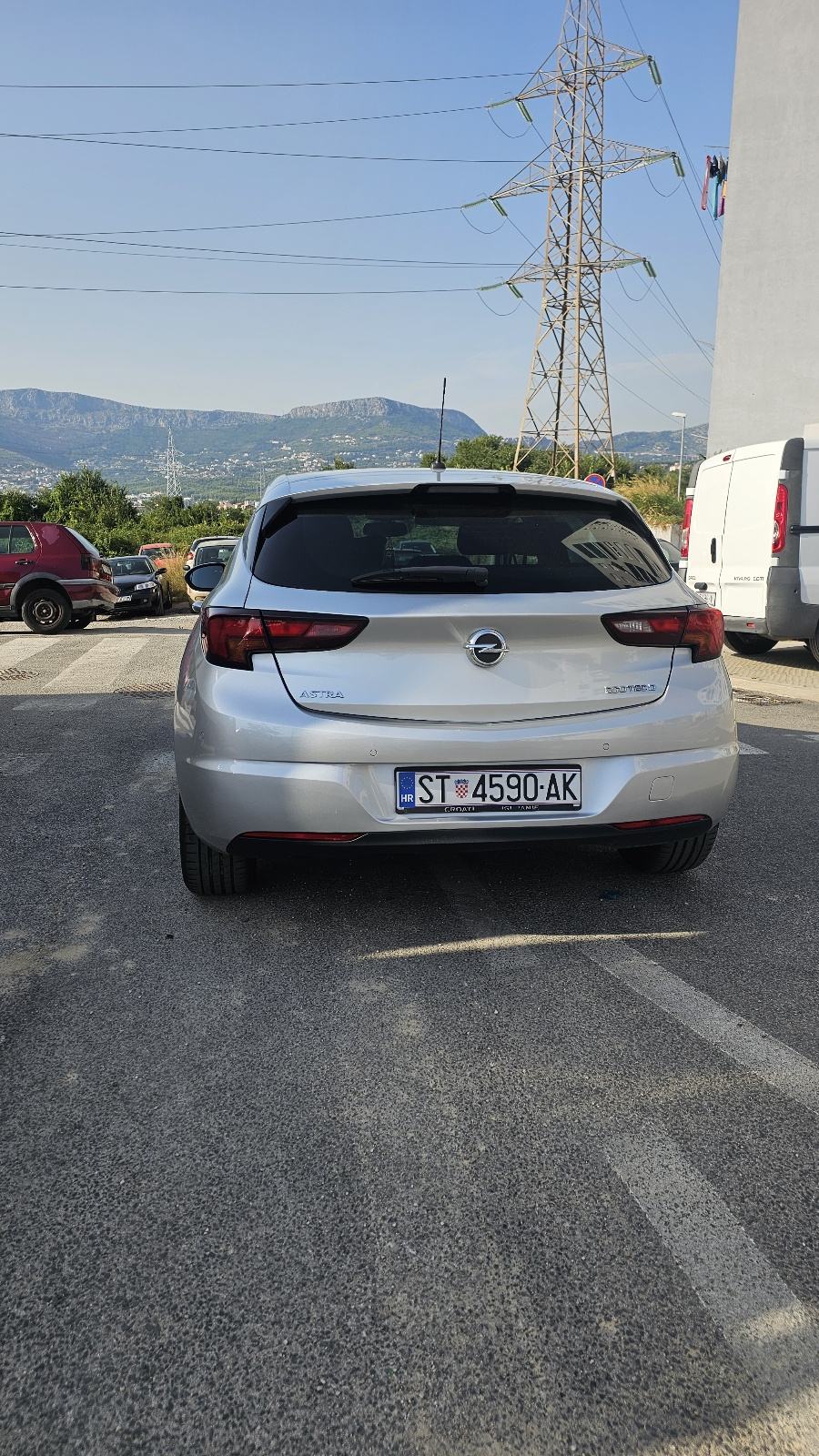 Opel Astra 1.6 CDTI, fotografija 2