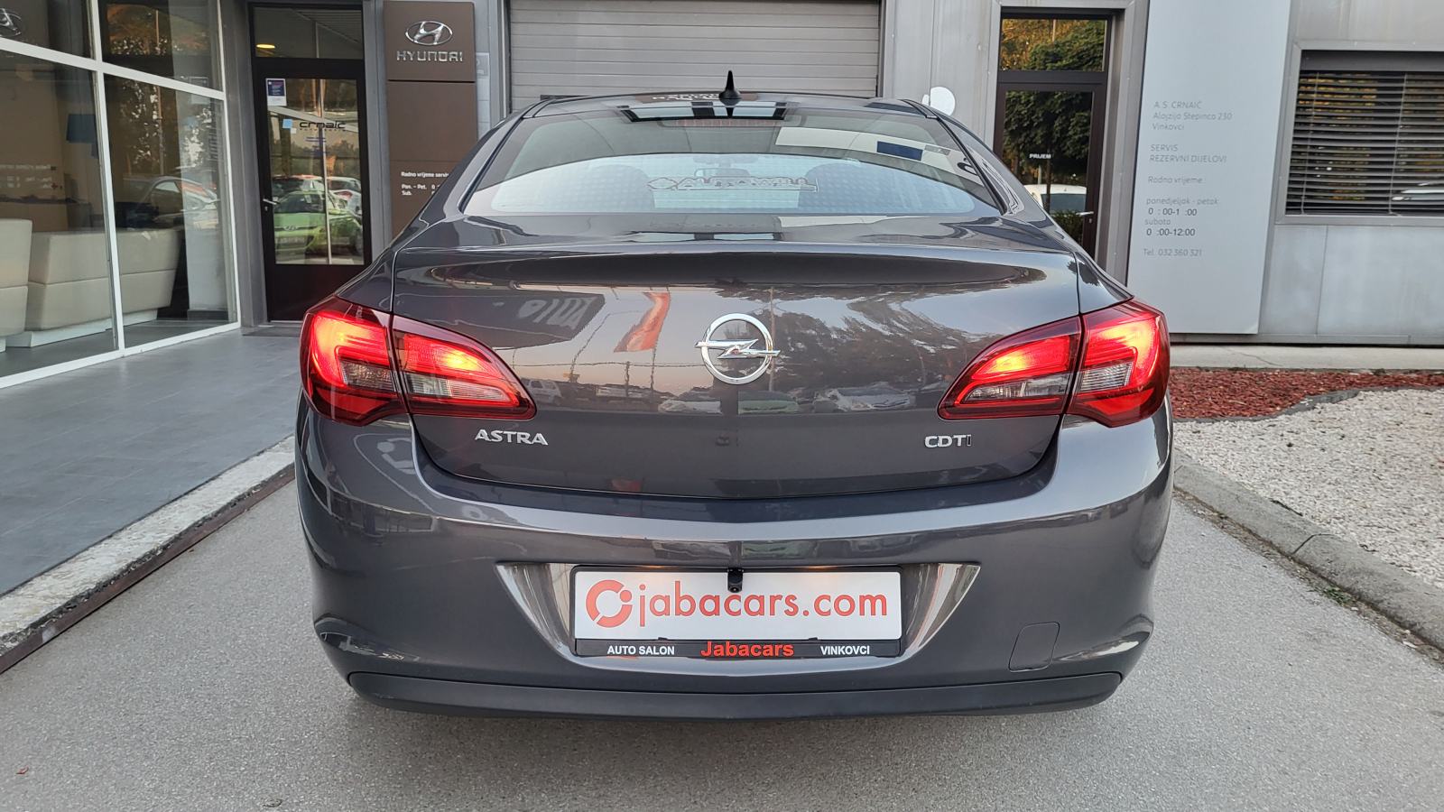 Opel Astra 1.6 CDTI *HR AUTO * 1 VLASNIK *112.700 KM, fotografija 4
