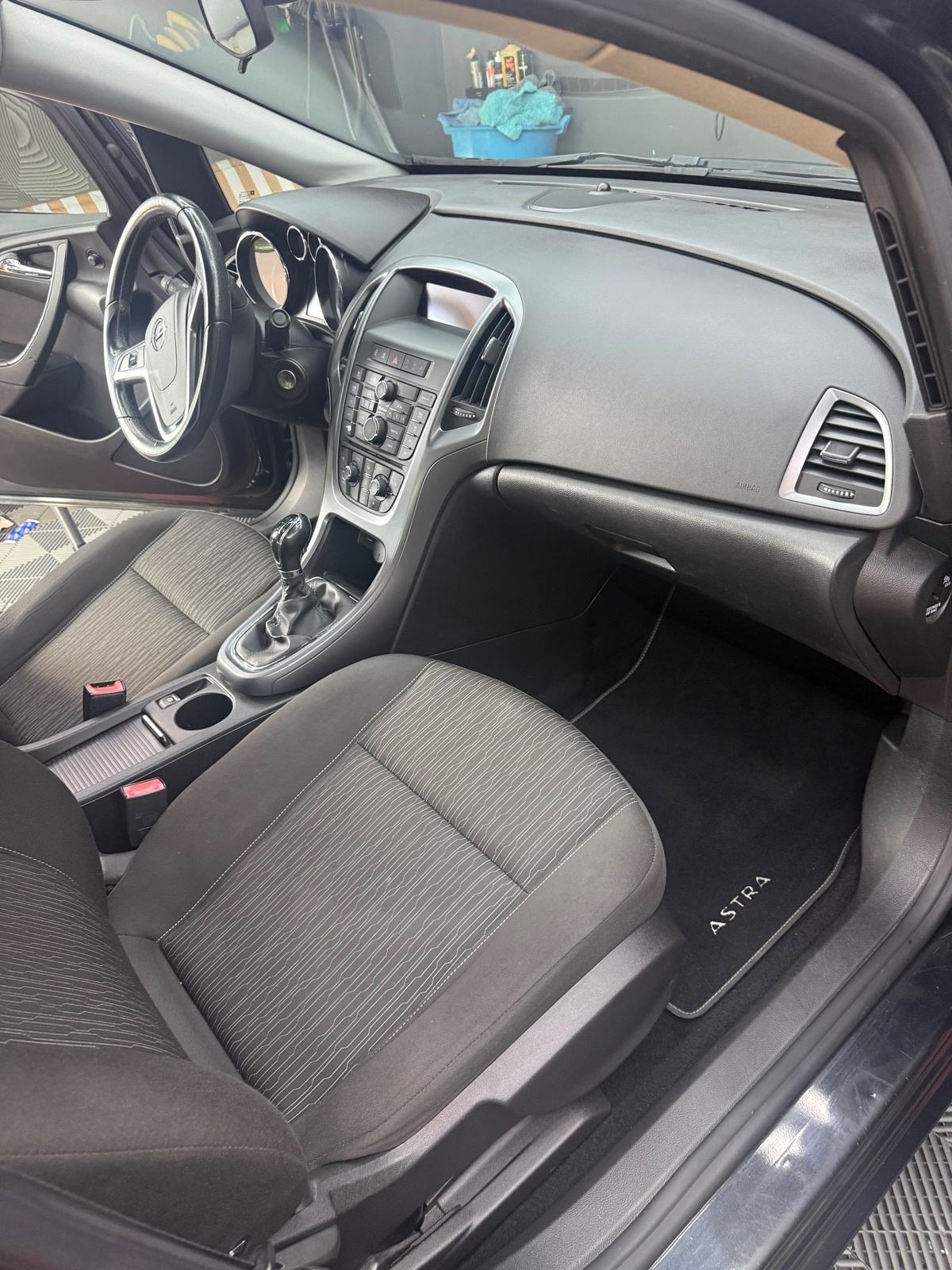 Opel Astra 1,6 CDTI, fotografija 6
