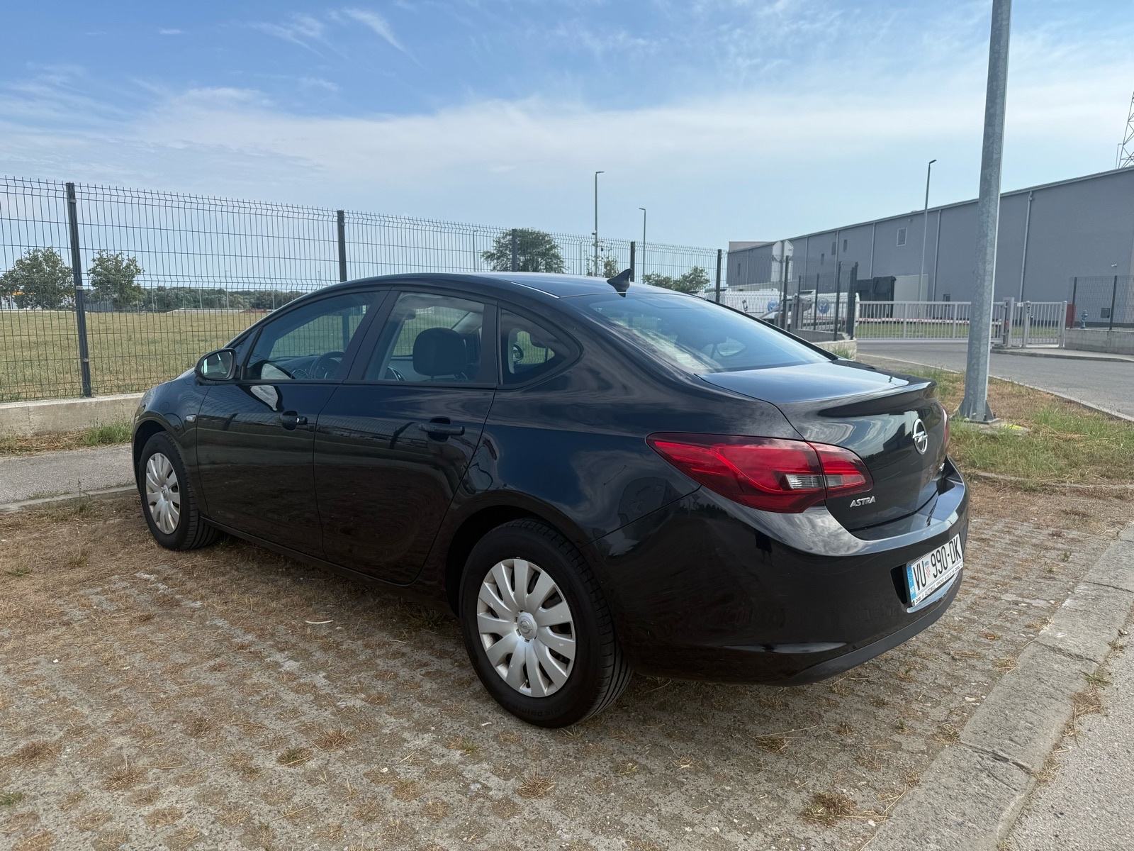 Opel Astra 1,6 CDTI, fotografija 11