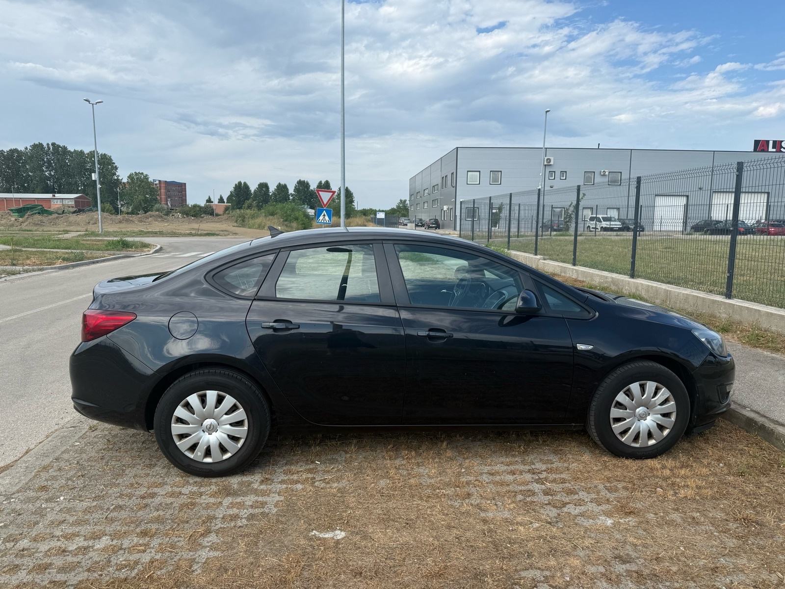 Opel Astra 1,6 CDTI, fotografija 12