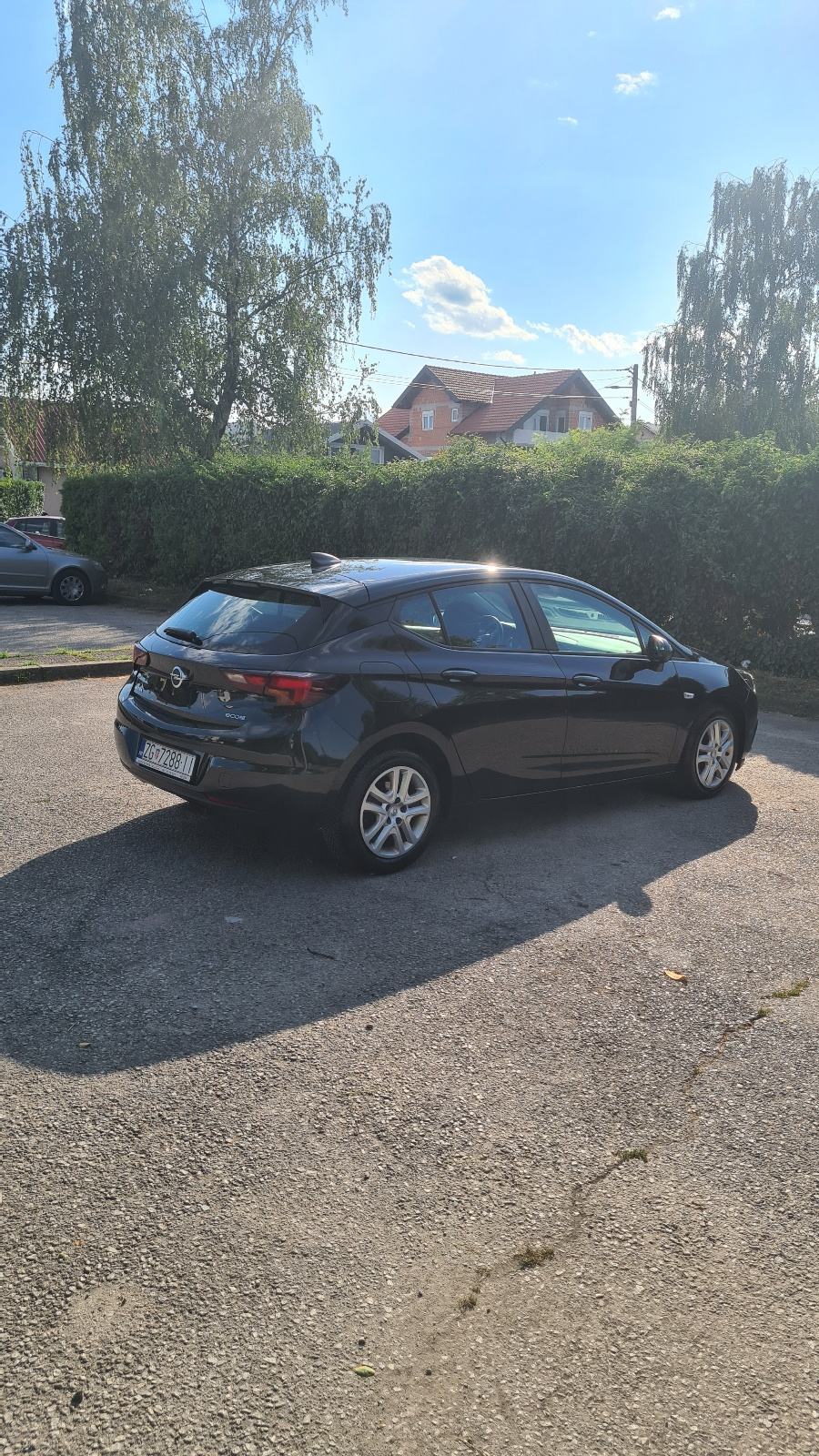 Opel Astra 1.6 CDTI, fotografija 4