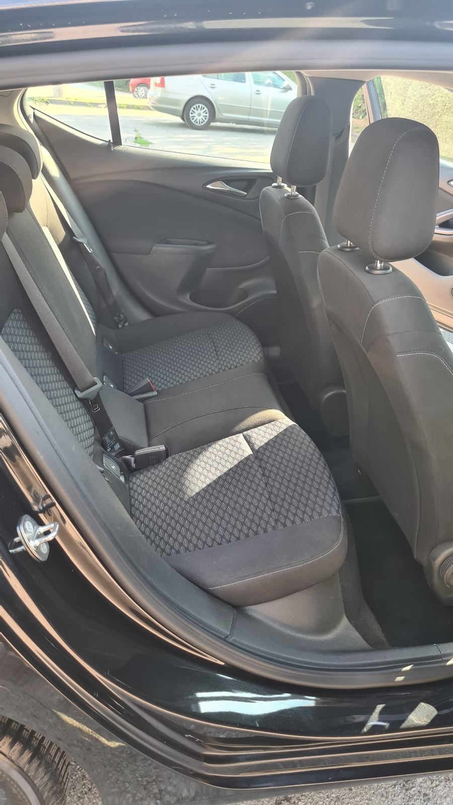 Opel Astra 1.6 CDTI, fotografija 12