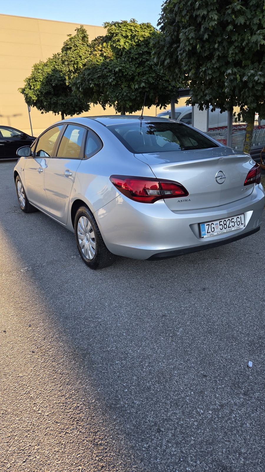 Opel Astra 1.6 CDTI, fotografija 5
