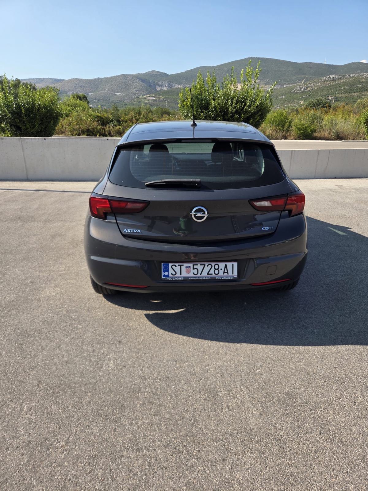 Opel Astra 1.6 CDTI, fotografija 3