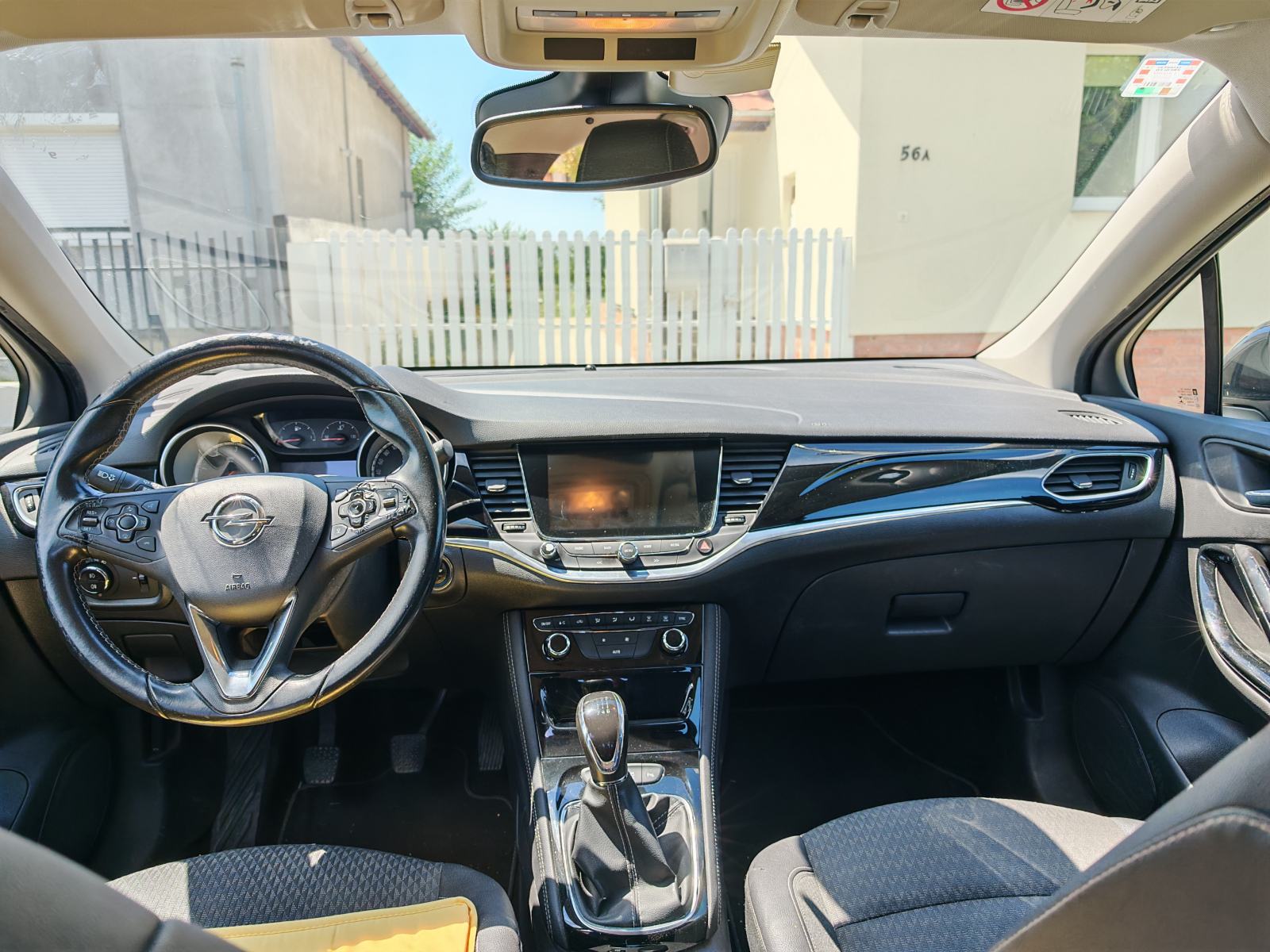 Opel Astra 1.6 CDTI, fotografija 1