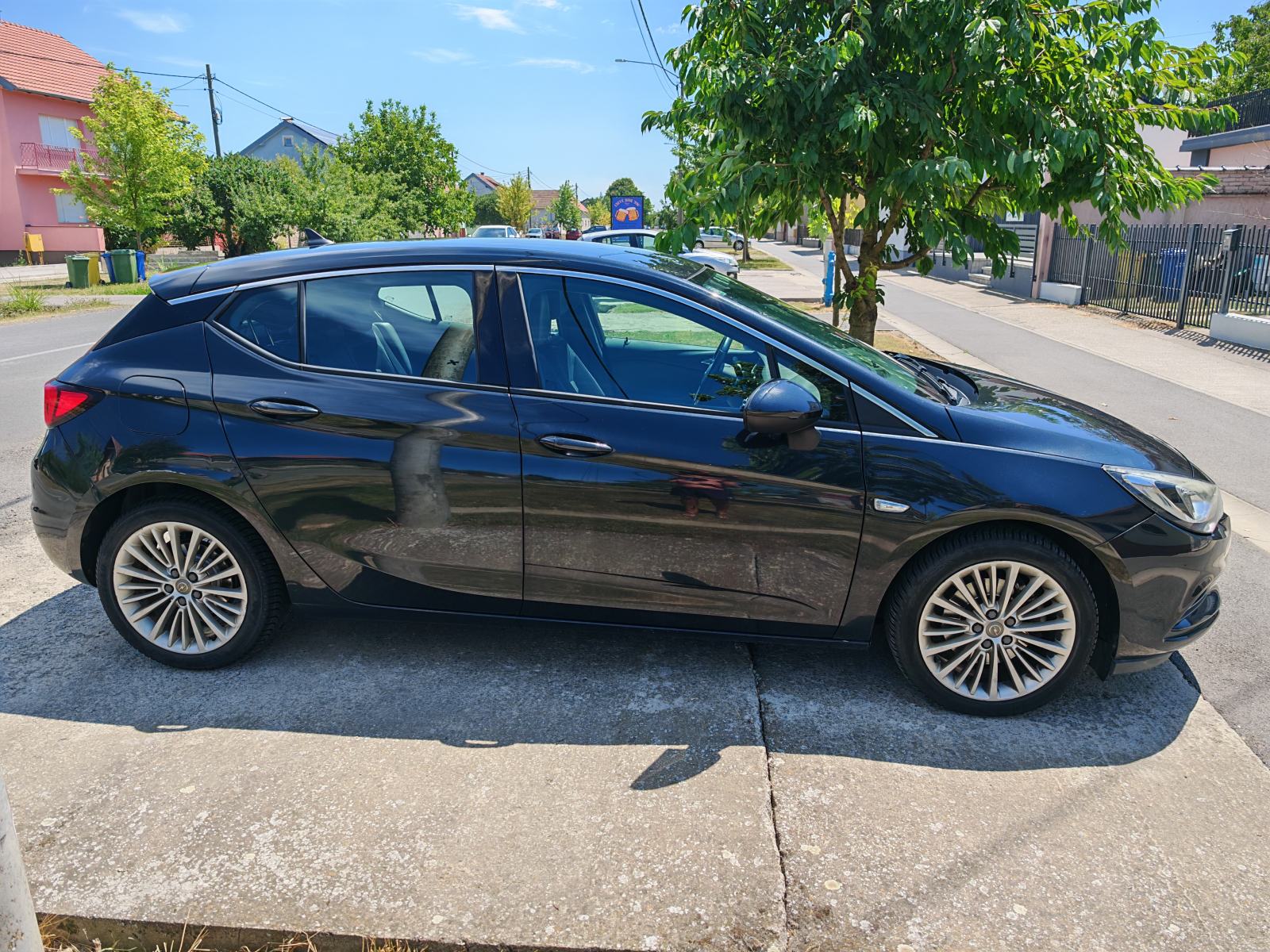 Opel Astra 1.6 CDTI, fotografija 2