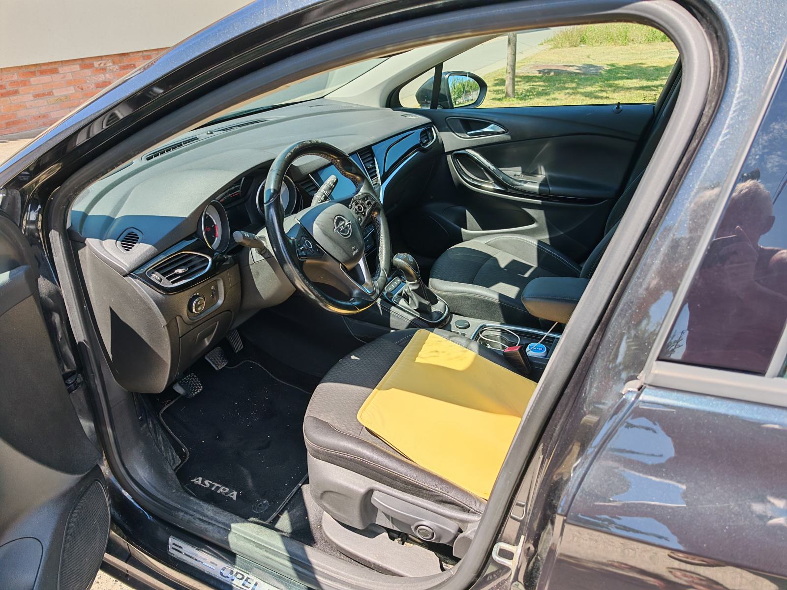 Opel Astra 1.6 CDTI, fotografija 5