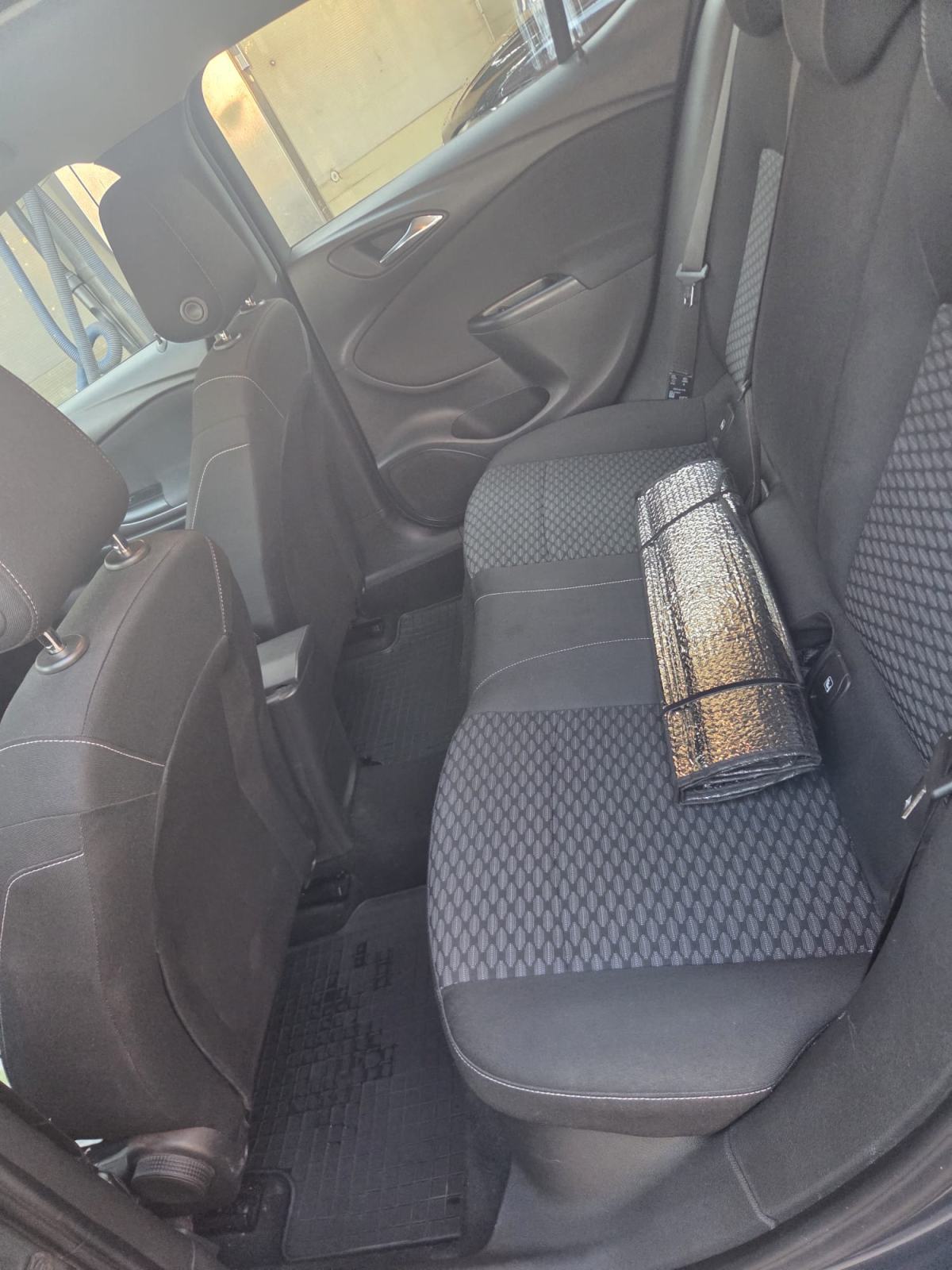 Opel Astra 1.6 CDTI, fotografija 6