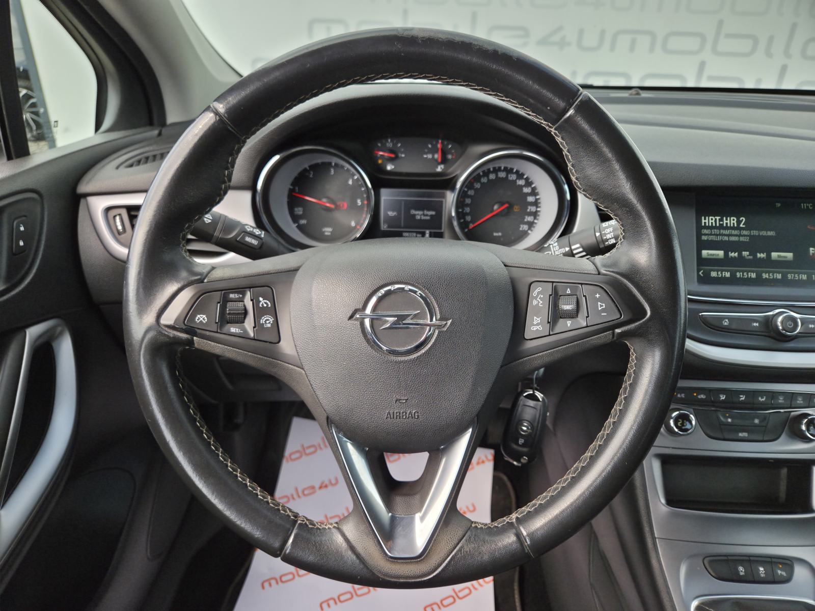 Opel Astra 1.6 CDTI, fotografija 10
