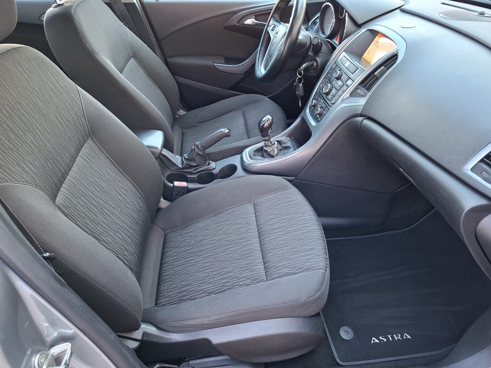 Opel Astra 1.6 CDTI **KLIMA** VELIKI SERVIS **KREDIT-KARTICE**, fotografija 13