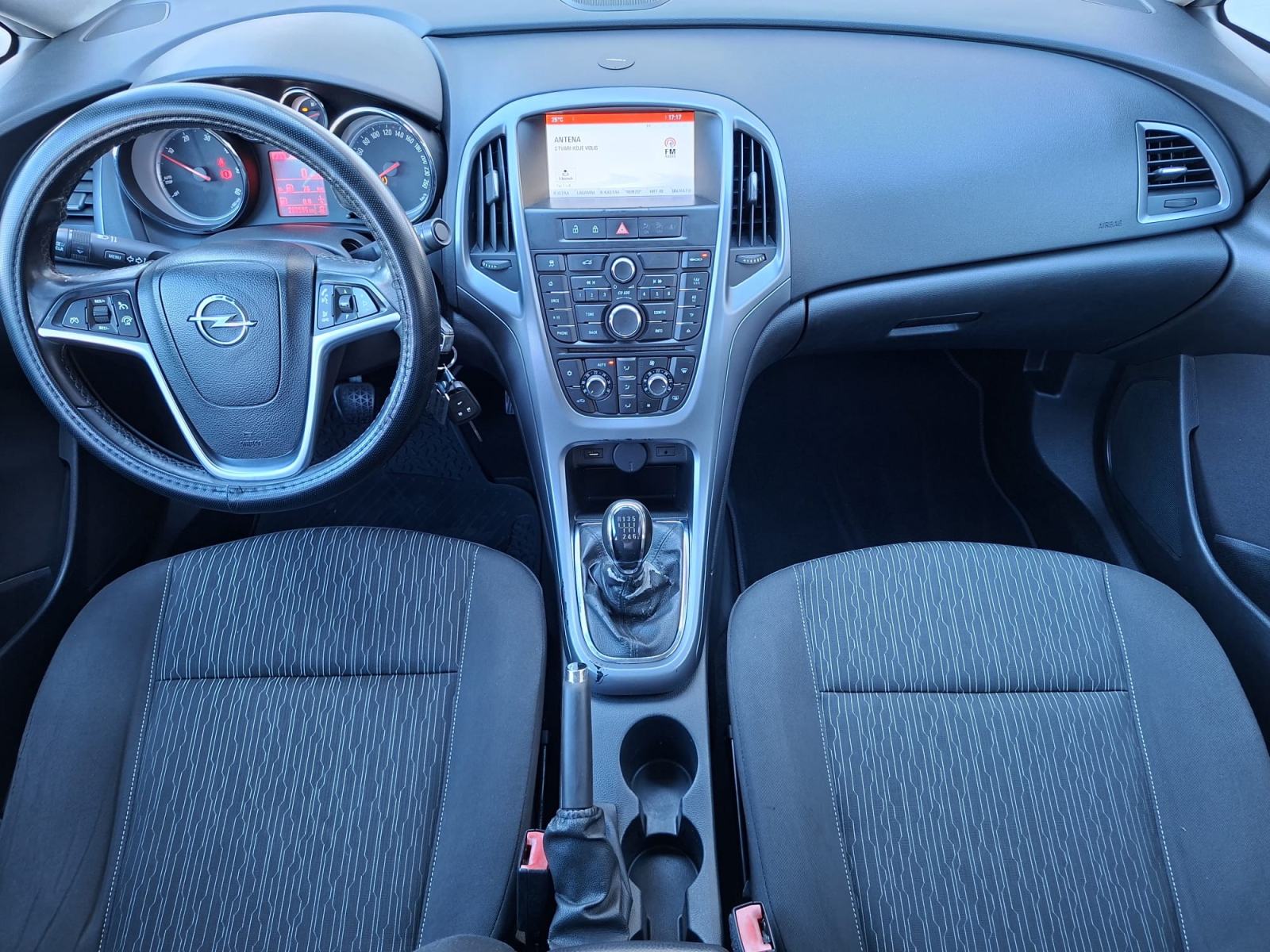 Opel Astra 1.6 CDTI **KLIMA** VELIKI SERVIS **KREDIT-KARTICE**, fotografija 19