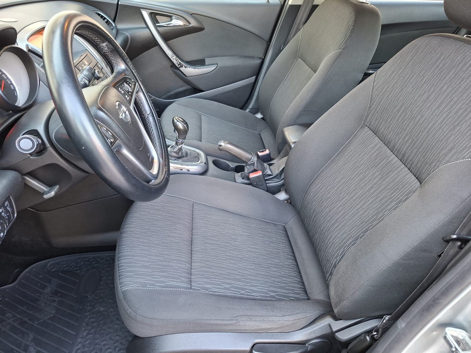 Opel Astra 1.6 CDTI **KLIMA** VELIKI SERVIS **KREDIT-KARTICE**, fotografija 10