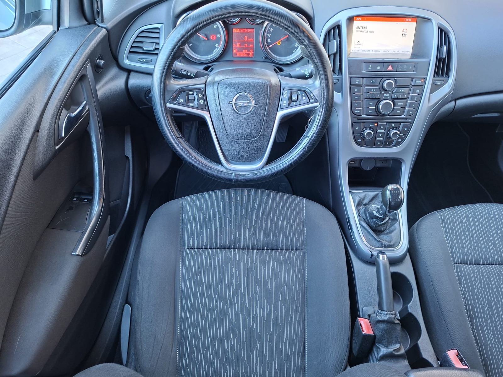 Opel Astra 1.6 CDTI **KLIMA** VELIKI SERVIS **KREDIT-KARTICE**, fotografija 18