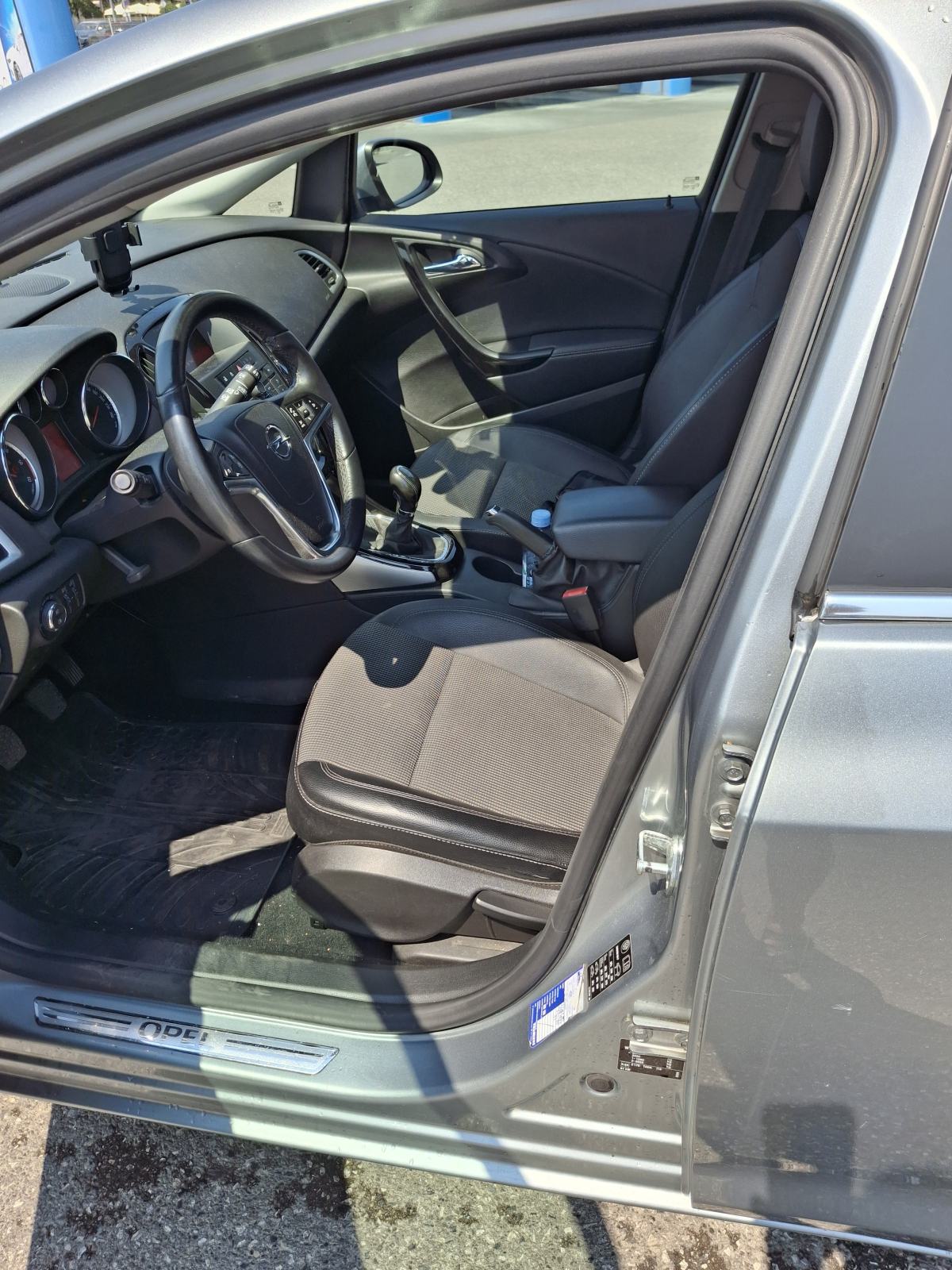 Opel Astra 1.6 CDTI, fotografija 2