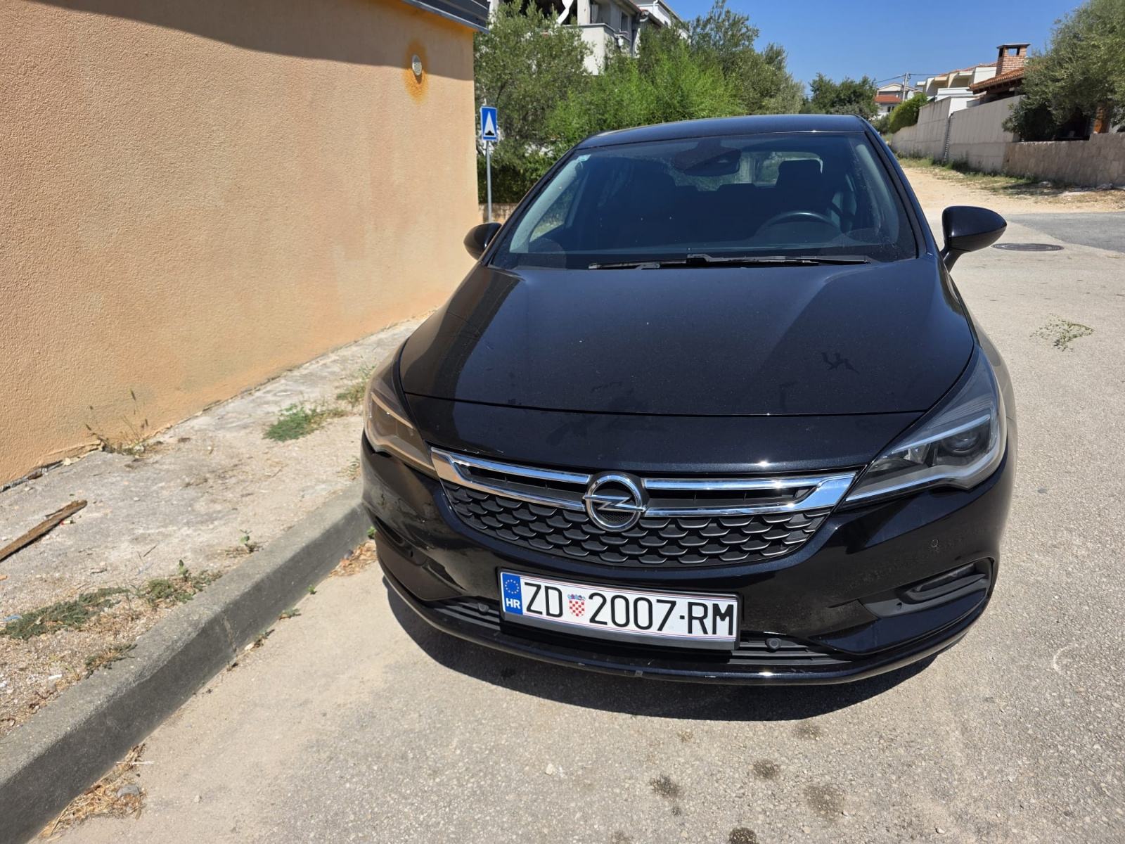 Opel Astra 1.6 CDTI FULL OPREMA ČITAJ OGLAS, fotografija 9