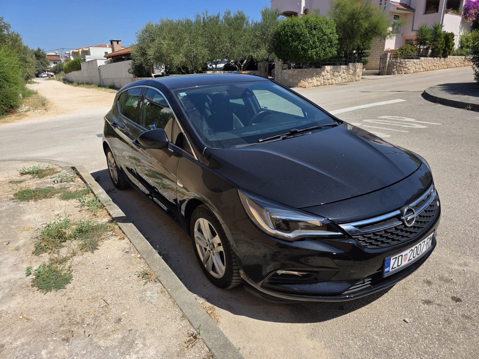 Opel Astra 1.6 CDTI FULL OPREMA ČITAJ OGLAS, fotografija 6