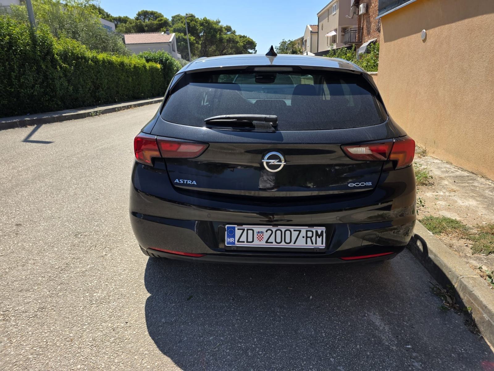 Opel Astra 1.6 CDTI FULL OPREMA ČITAJ OGLAS, fotografija 5