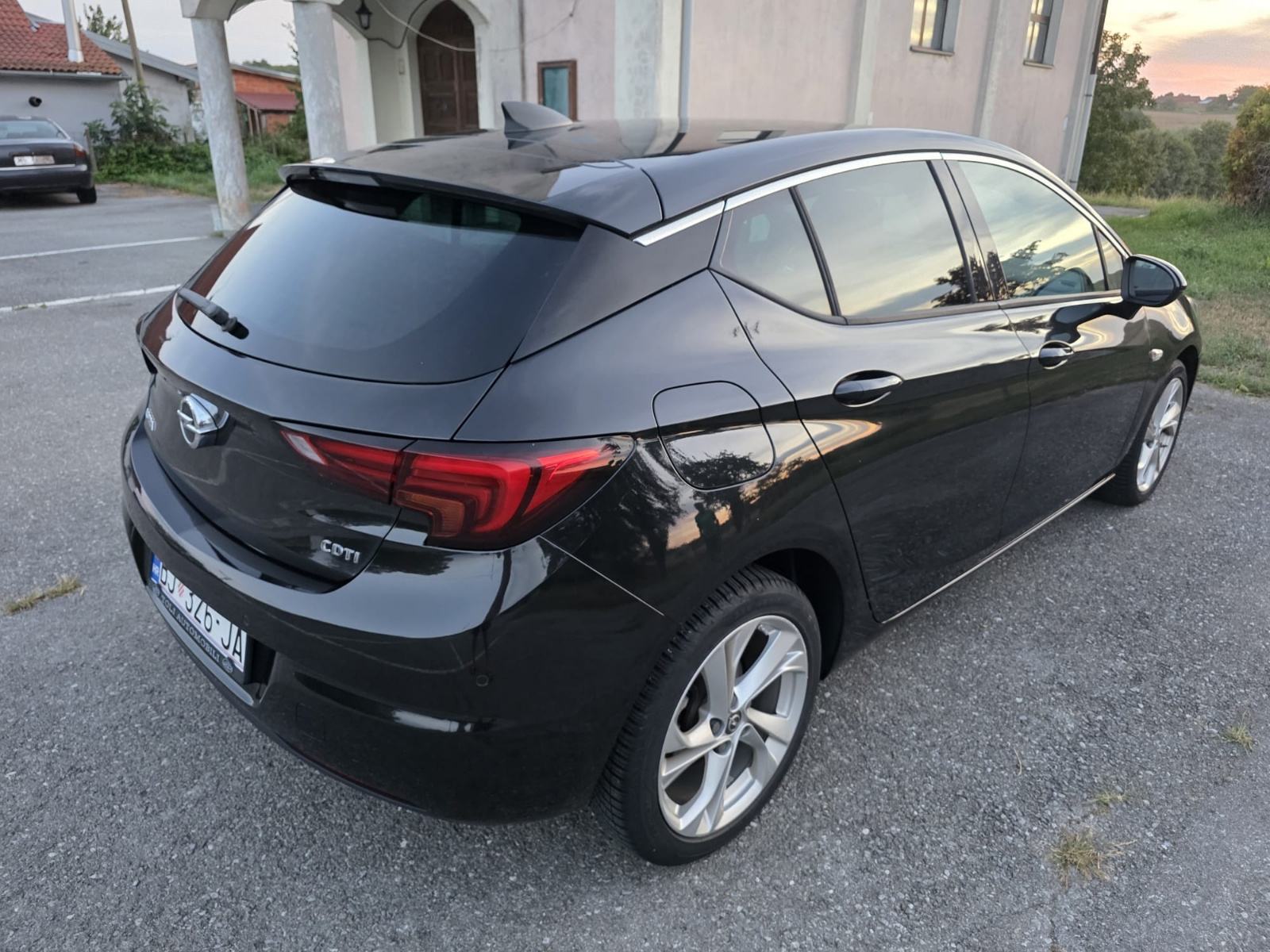 Opel Astra 1,6 CDTI, fotografija 2