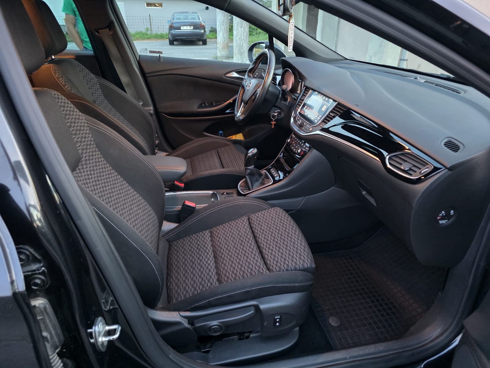 Opel Astra 1,6 CDTI, fotografija 8