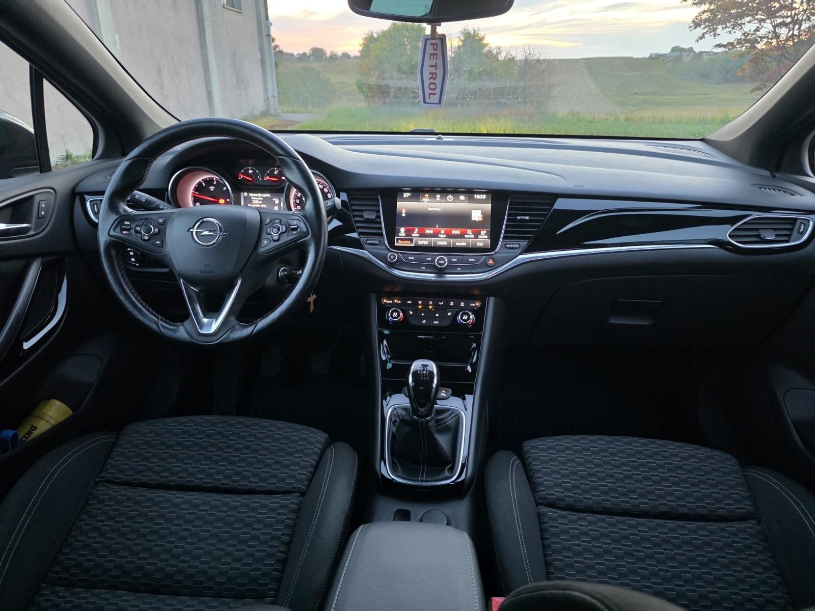 Opel Astra 1,6 CDTI, fotografija 9