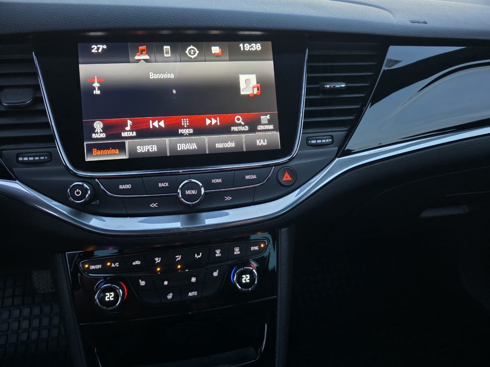 Opel Astra 1,6 CDTI, fotografija 11