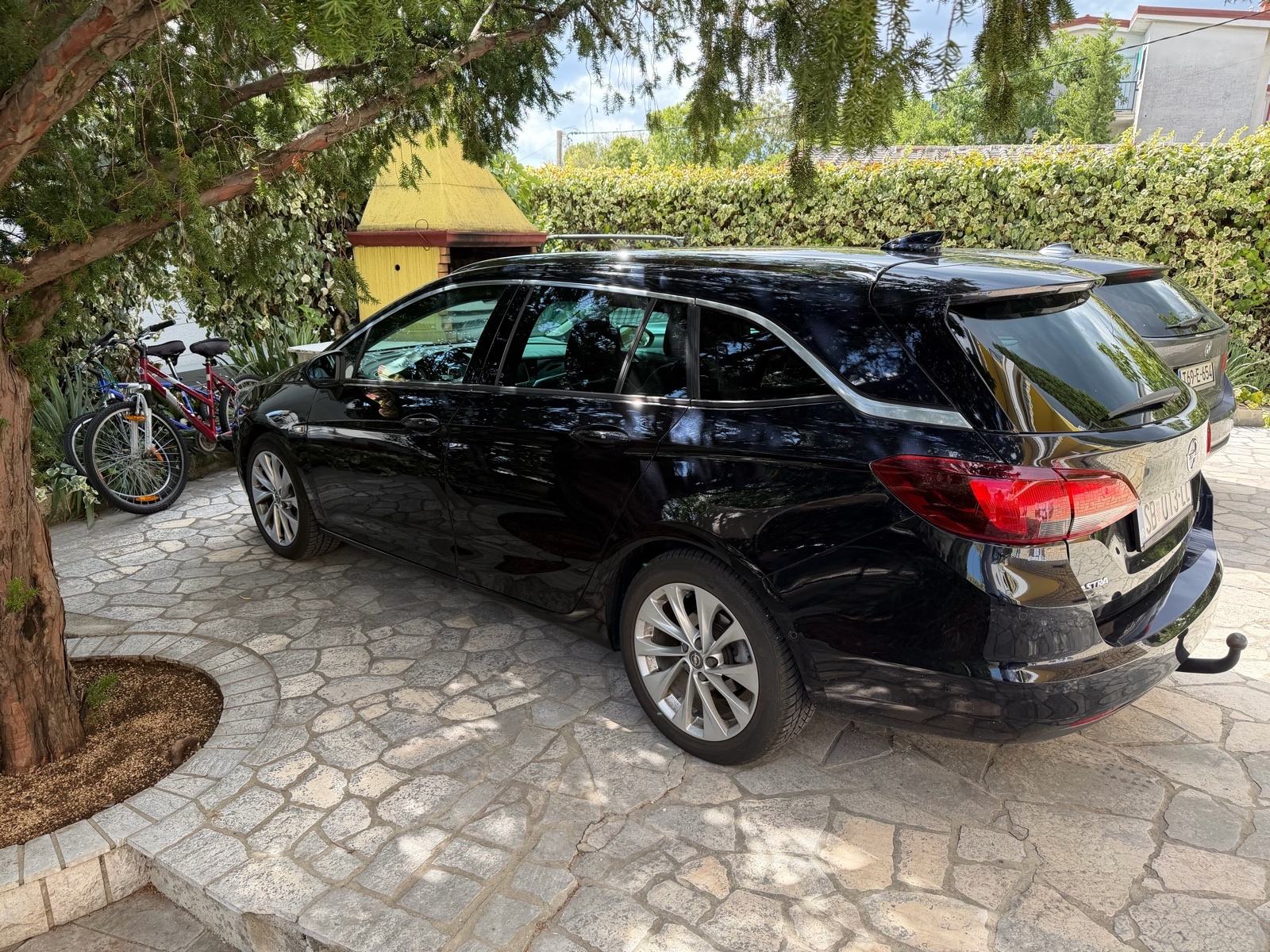 Opel Astra 1.6 CDTI Sport Tourer, fotografija 2