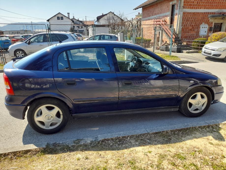 Opel Astra 1,6 CDX, fotografija 12