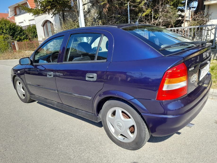 Opel Astra 1,6 CDX, fotografija 9