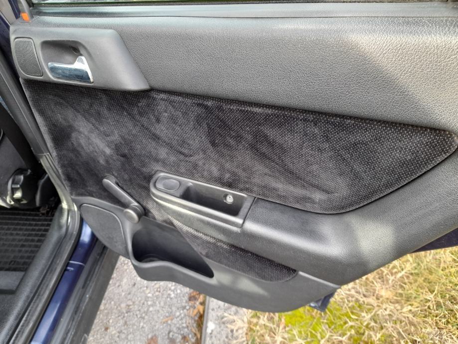 Opel Astra 1,6 CDX, fotografija 6