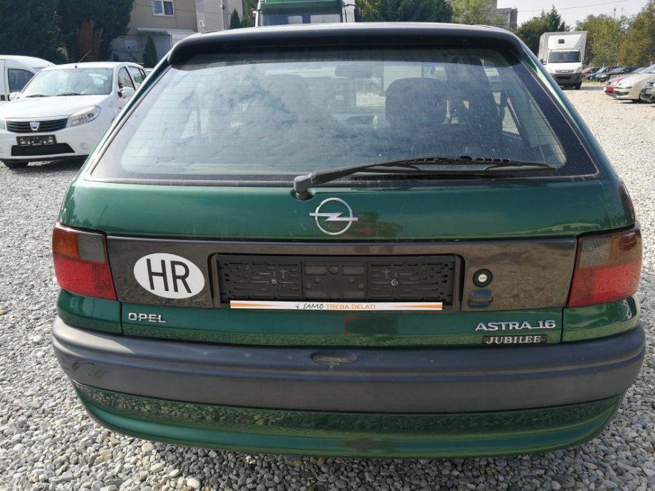 Opel Astra 1,6 CDX, fotografija 10