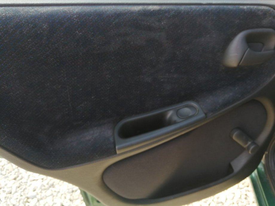 Opel Astra 1,6 CDX, fotografija 4