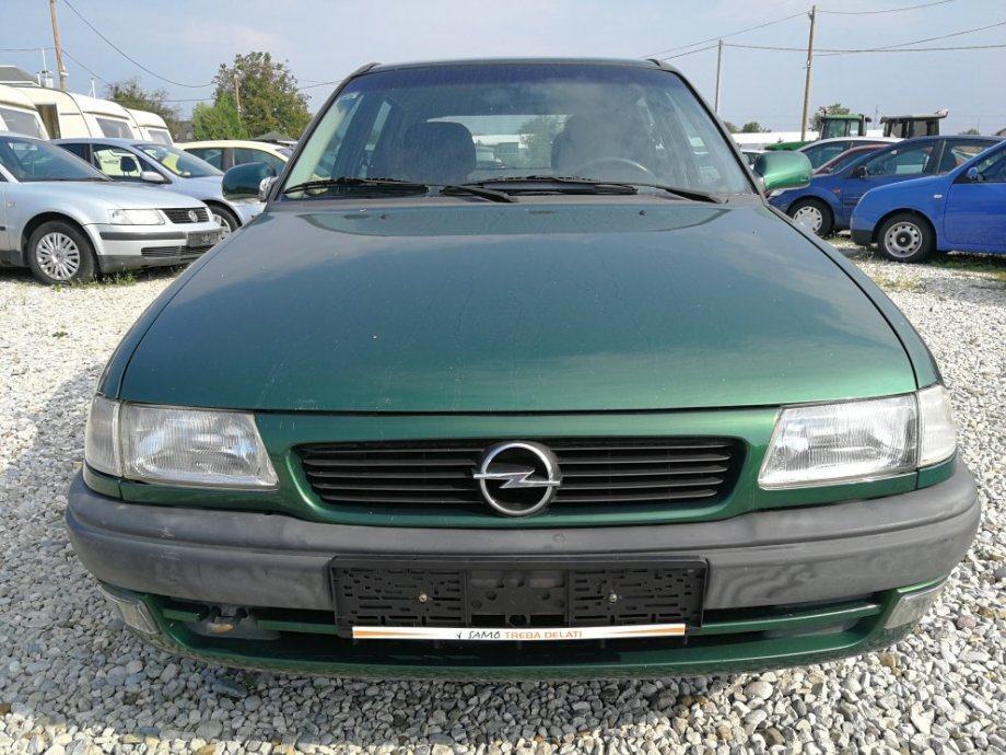 Opel Astra 1,6 CDX, fotografija 2