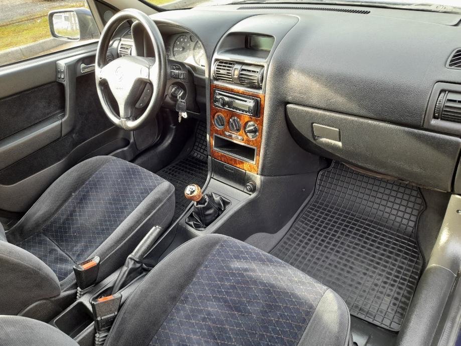 Opel Astra 1,6 CDX, fotografija 7