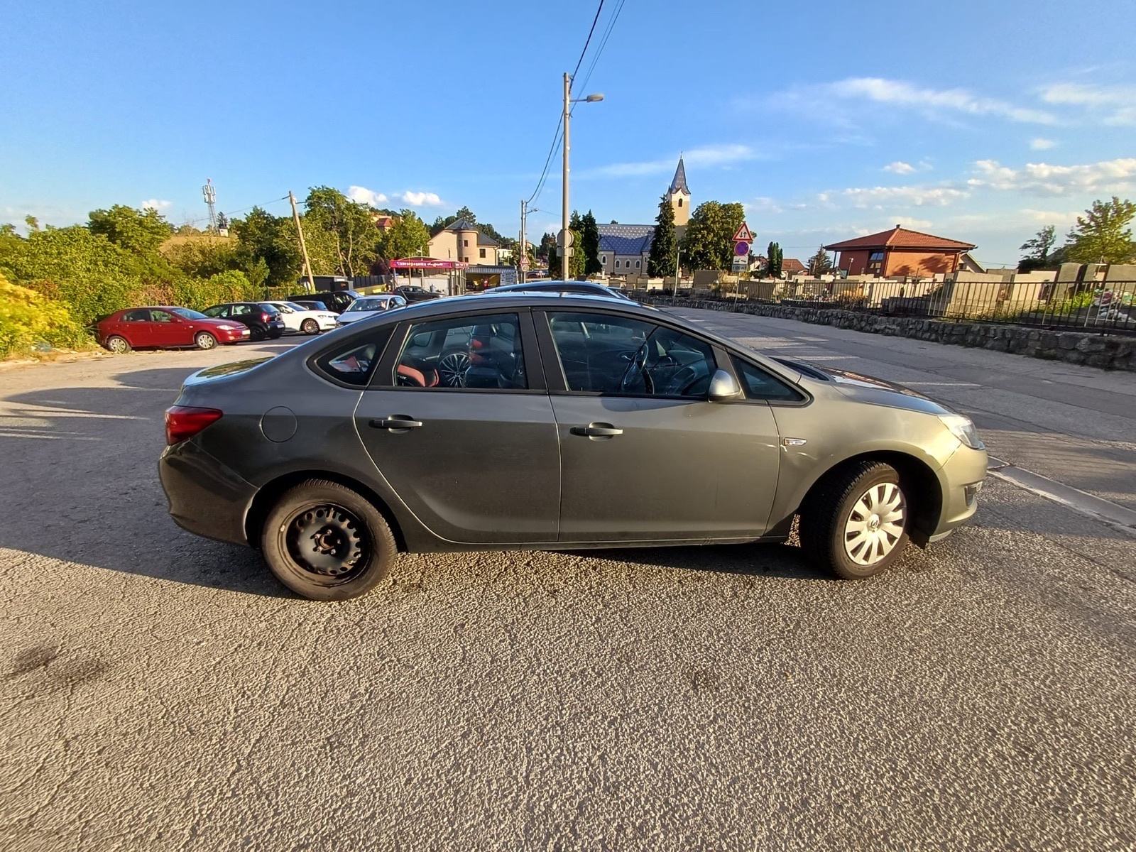 Opel Astra 1,6 *HR AUTO*, fotografija 3