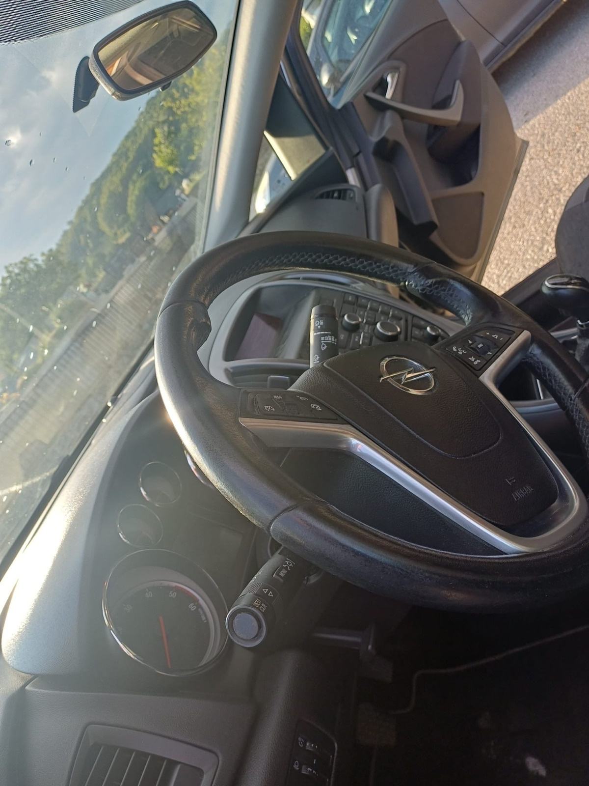 Opel Astra 1,6 *HR AUTO*, fotografija 7