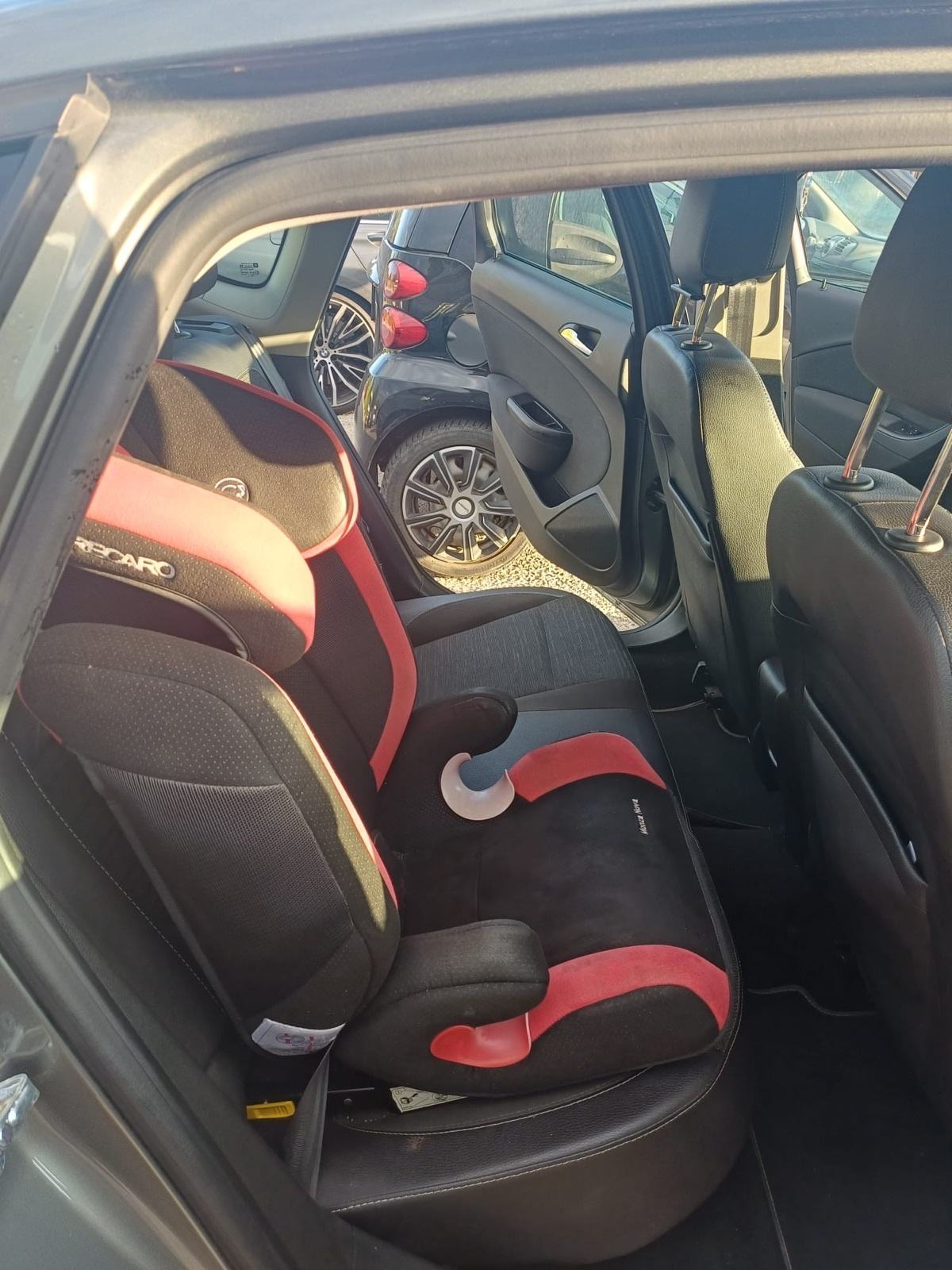 Opel Astra 1,6 *HR AUTO*, fotografija 8